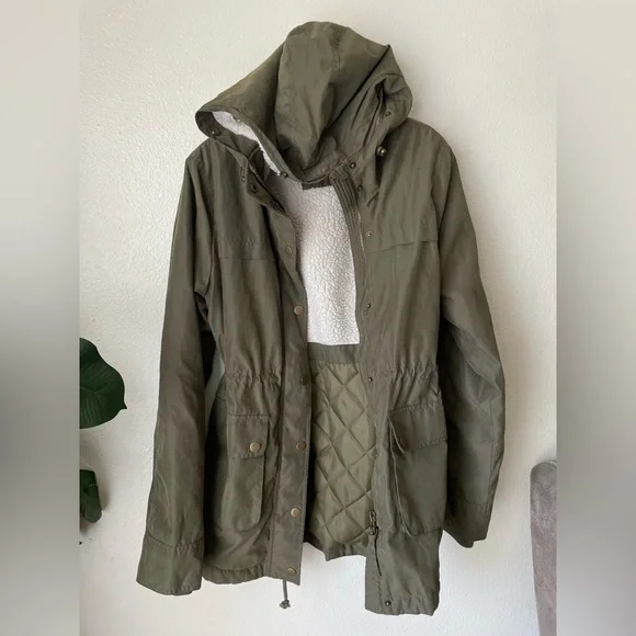 Aeropostale Women's Jacket Olive Green Parka Faux Fur Hood front zip snap button - Picture 3 of 6